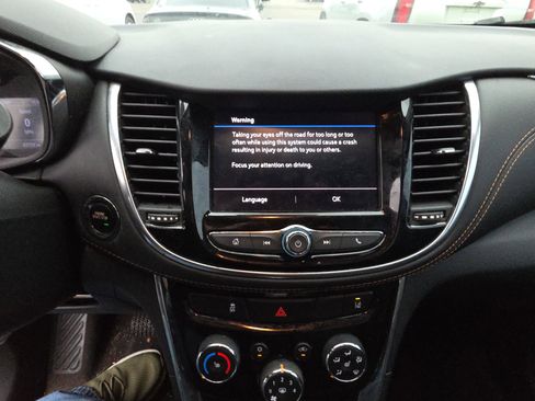 Used 2020 Chevrolet Trax Premier w/ LPO, Cargo Package FWD image 10