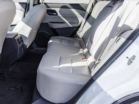 Used 2023 Nissan Rogue SL AWD/4WD image 23