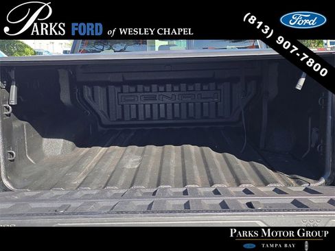 Used 2023 GMC Canyon Denali image 8