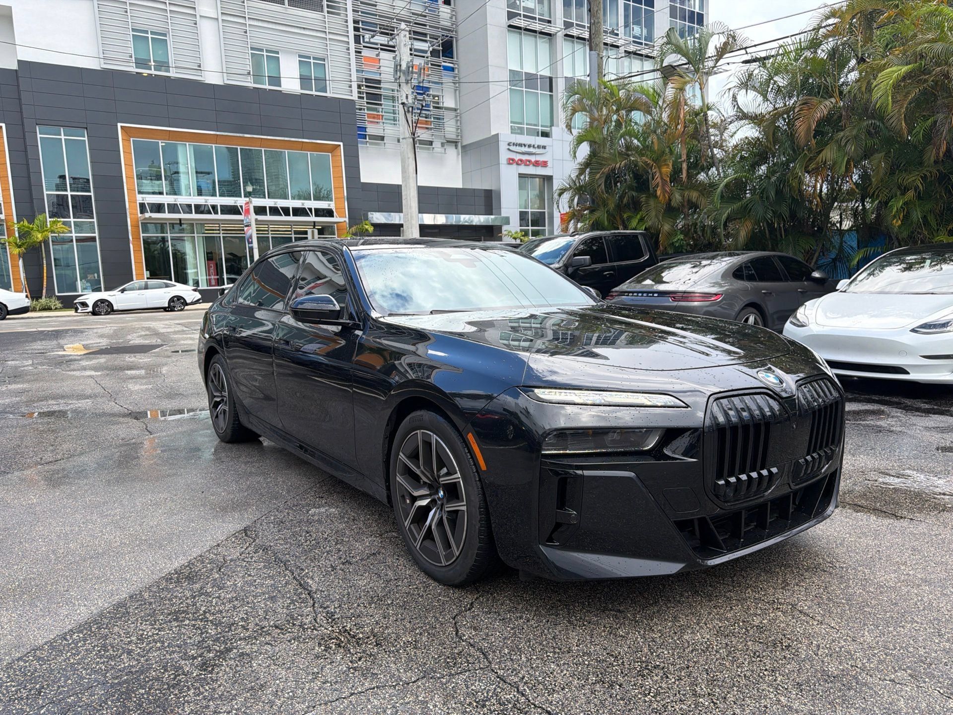 Used 2023 BMW 740i w/ Executive Package RWD image 3