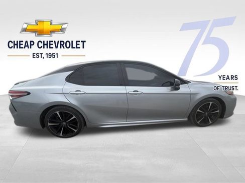 Used 2019 Toyota Camry XSE FWD image 7