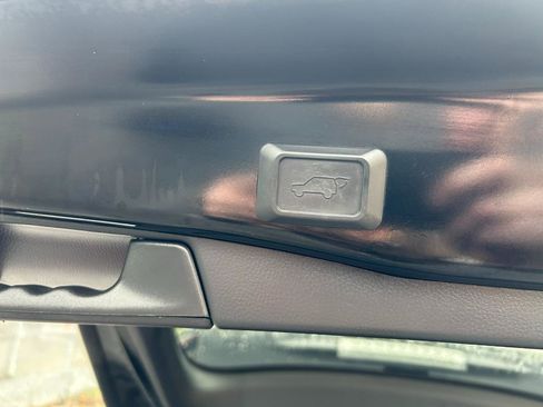 Used 2020 Toyota RAV4 XLE w/ Convenience Package image 18