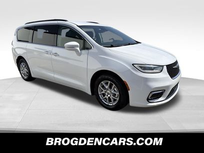 Used 2022 Chrysler Pacifica Touring-L