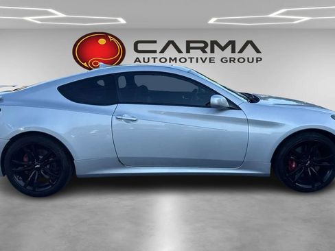 Used 2010 Hyundai Genesis 2.0T RWD image 6