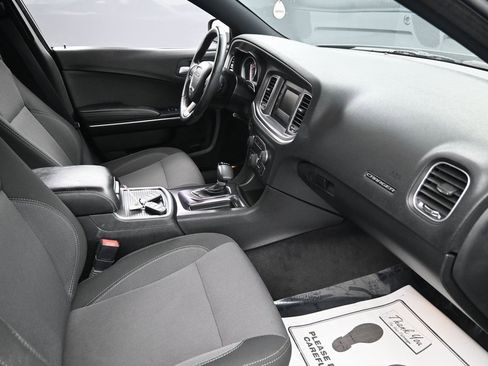 Used 2016 Dodge Charger SE image 33