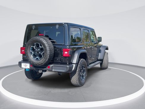 Used 2022 Jeep Wrangler Unlimited Rubicon 4xe AWD/4WD image 5