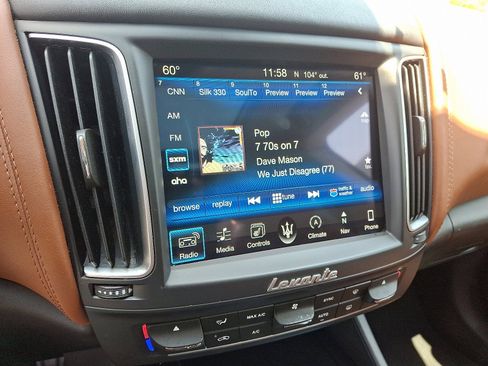 Used 2017 Maserati Levante w/ Sport Package image 17