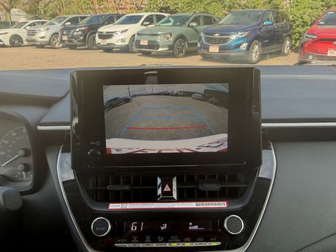 Used 2025 Toyota Corolla LE FWD image 22