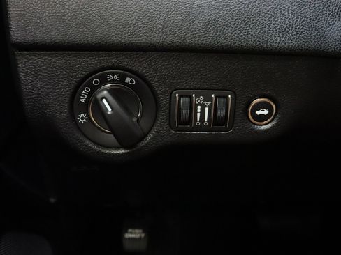 Used 2023 Chrysler 300 Touring w/ Sport Appearance Package RWD image 25