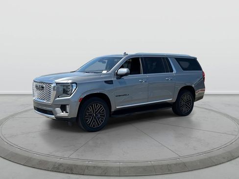 Used 2021 GMC Yukon XL Denali AWD/4WD image 4