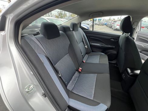 Used 2025 Nissan Versa SV FWD image 33