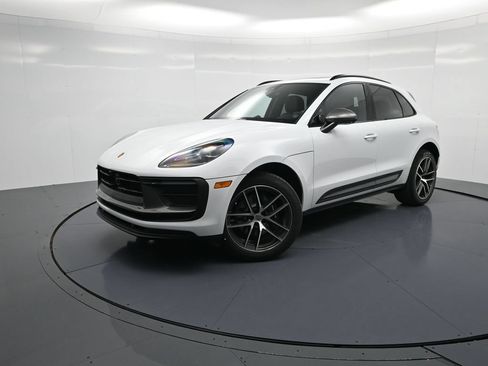Certified 2026 Porsche Macan Turbo AWD/4WD image 28