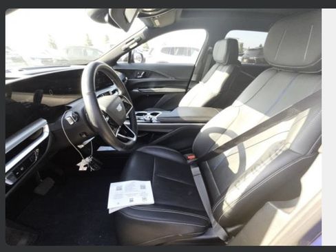Used 2024 Cadillac Lyriq Sport AWD/4WD image 9