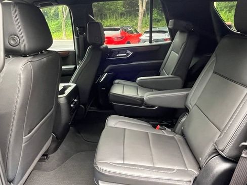 Used 2025 GMC Yukon Denali AWD/4WD image 25