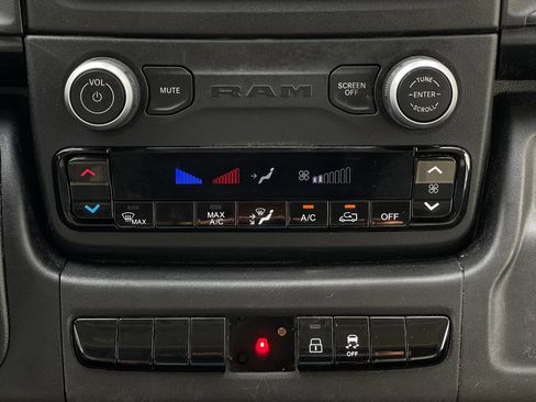 Used 2023 RAM ProMaster 2500 FWD image 21