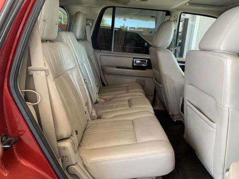 Used 2017 Lincoln Navigator Select AWD/4WD image 10