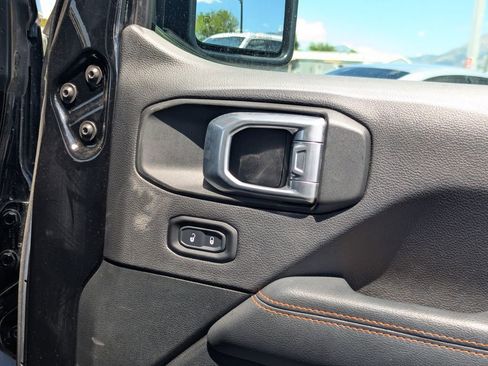 Used 2021 Jeep Gladiator Mojave w/ Cold Weather Group AWD/4WD image 32