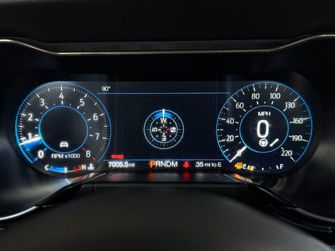 Used 2022 Ford Mustang Shelby GT500 w/ Handling Package RWD image 35