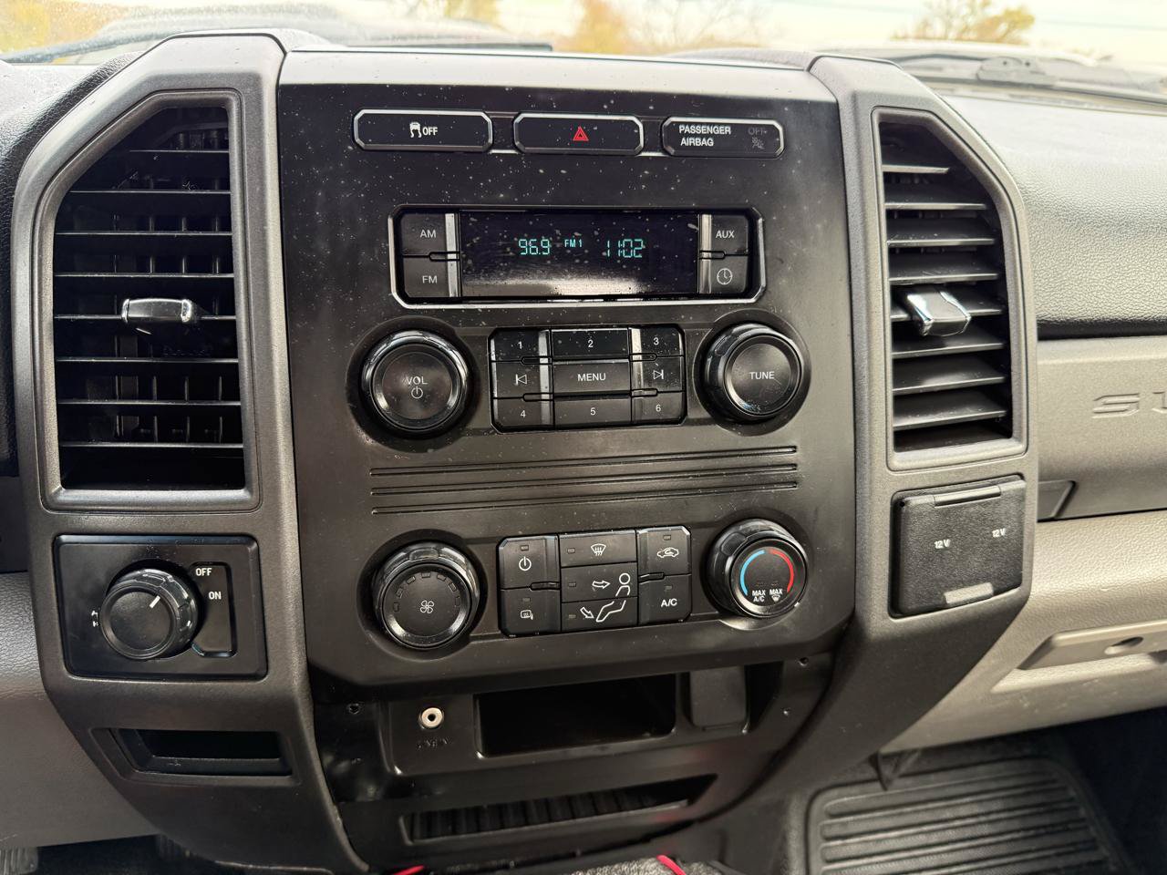 Used 2017 Ford F250 XL w/ Power Equipment Group AWD/4WD image 24