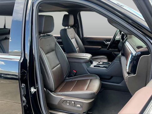 Used 2024 GMC Sierra 2500 Denali w/ Denali Reserve Package AWD/4WD image 9