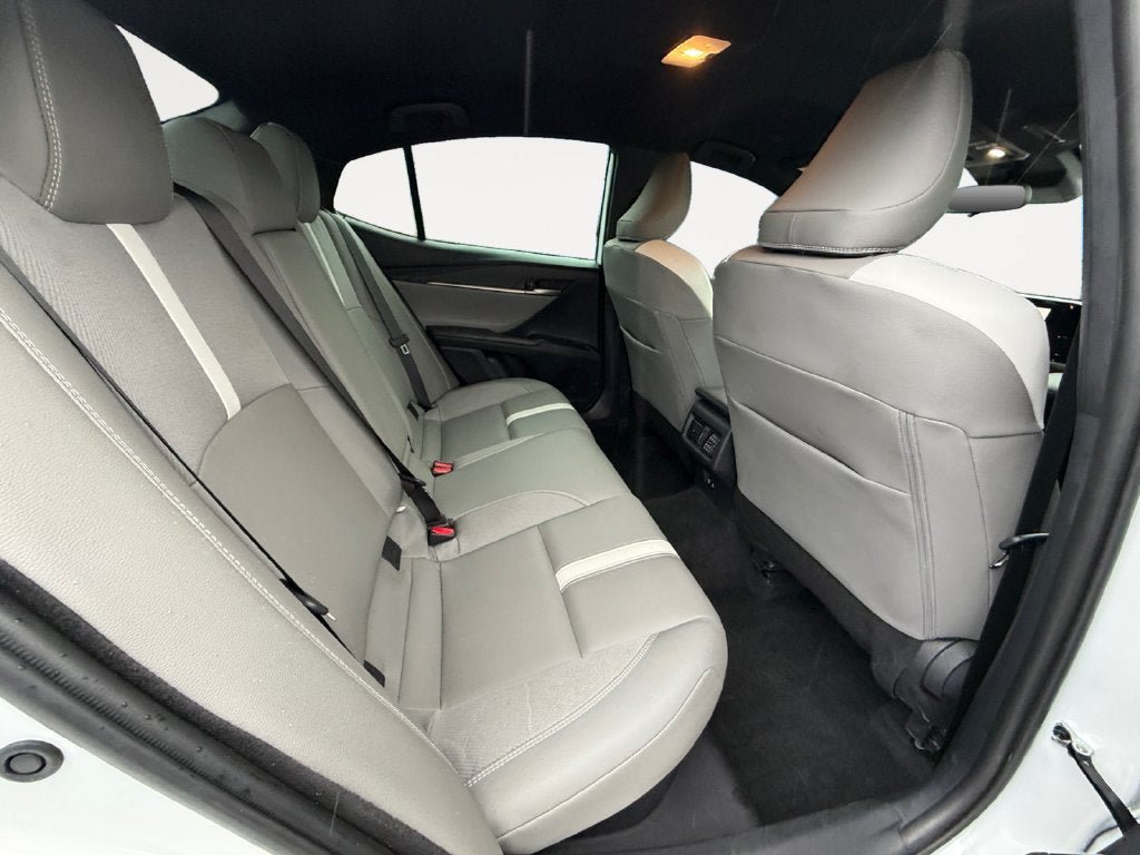 Used 2026 Toyota Camry SE FWD image 23