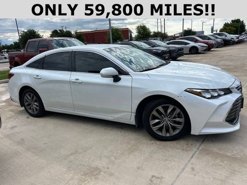 Used 2022 Toyota Avalon XLE FWD image 2