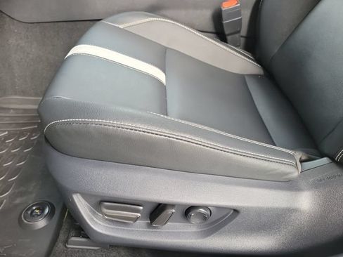 Used 2025 Toyota Camry SE FWD image 22