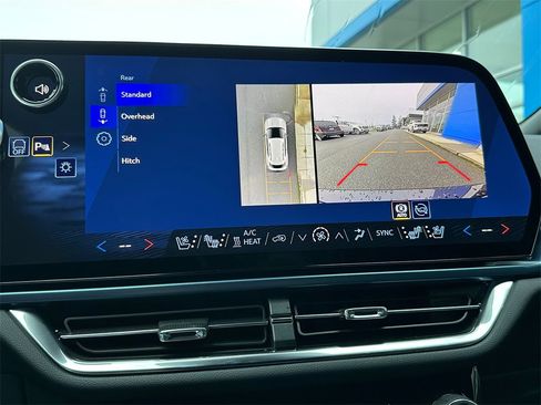 New 2026 Chevrolet Equinox EV LT image 25