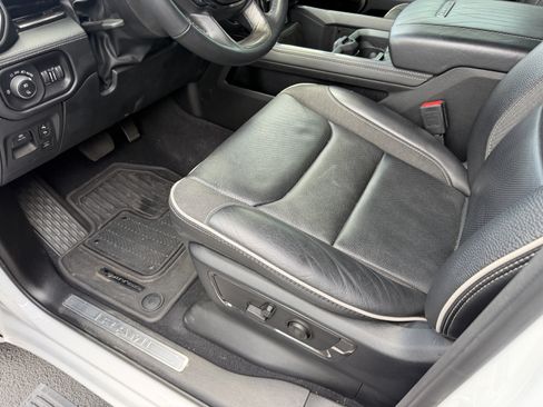 Used 2025 RAM 1500 Limited AWD/4WD image 15