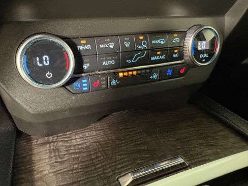 Used 2020 Ford Expedition Limited w/ Special Edition Package AWD/4WD image 39