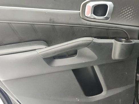 Used 2023 Kia Sorento SX FWD image 9