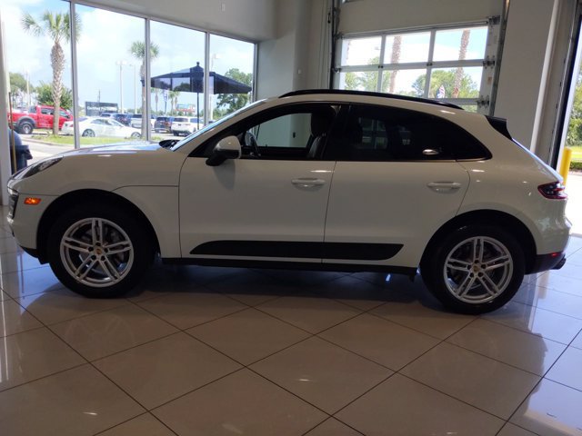 Used 2018 Porsche Macan AWD/4WD image 7