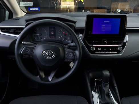 Used 2025 Toyota Corolla LE image 12