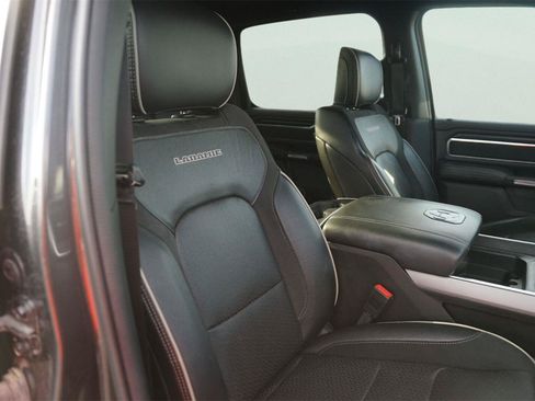 Used 2023 RAM 1500 Laramie AWD/4WD image 19