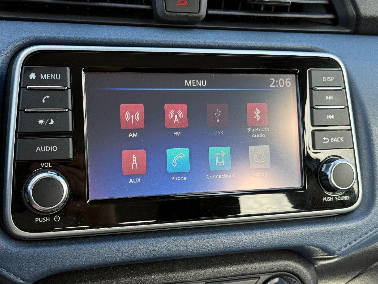 Used 2025 Nissan Versa SV FWD image 31