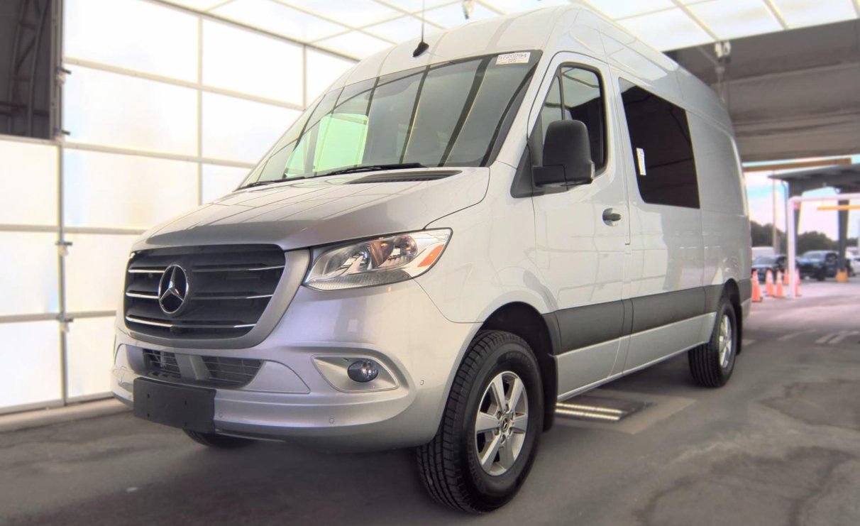 Used 2024 Mercedes-Benz Sprinter 2500 image 1