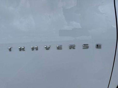 Used 2023 Chevrolet Traverse LT FWD image 12