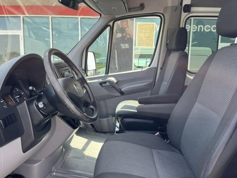 Used 2011 Mercedes-Benz Sprinter 2500 image 23
