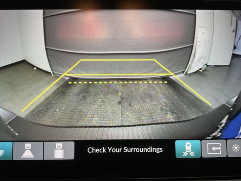 Used 2025 Honda Odyssey Touring image 16