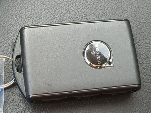 Used 2026 Volvo XC40 B5 Core w/ Protection Package Premier image 32