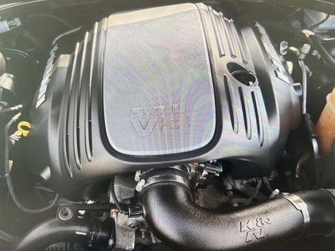 Used 2017 Dodge Challenger R/T RWD image 7