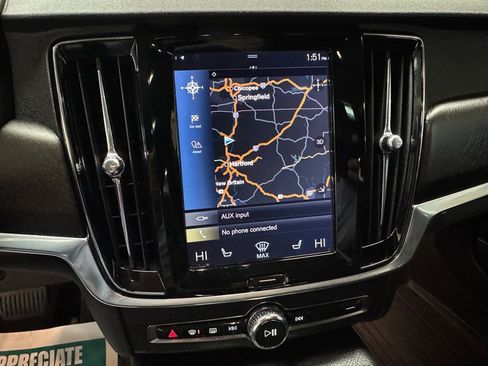 Used 2017 Volvo V90 T6 Cross Country image 16