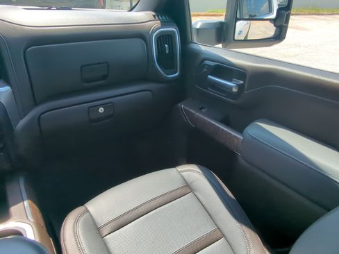Used 2021 GMC Sierra 2500 Denali w/ Denali Ultimate Package AWD/4WD image 15