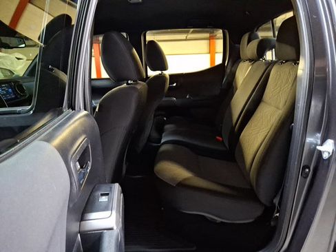 Used 2022 Toyota Tacoma TRD Off-Road w/ Technology Package image 10