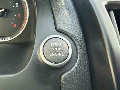 Used 2013 Land Rover LR2 image 33