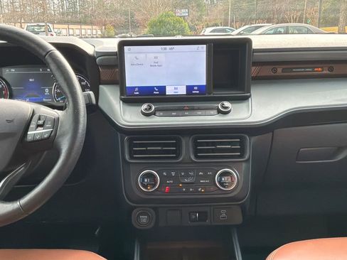 Used 2022 Ford Maverick Lariat w/ Lariat Luxury Package image 18