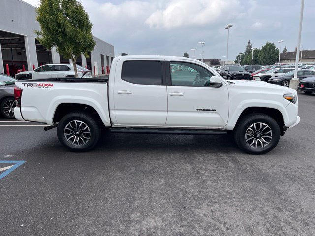 Used 2022 Toyota Tacoma TRD Sport w/ Technology Package AWD/4WD image 2