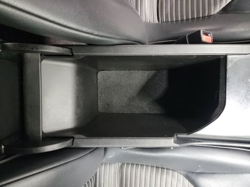Used 2019 Toyota Camry SE w/ Carpet Mat Package image 28