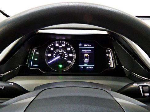Used 2020 Hyundai Ioniq Blue FWD image 15
