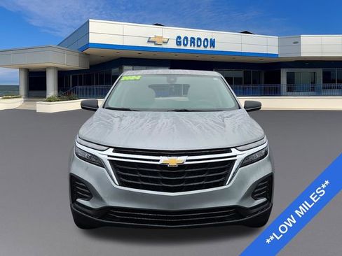 Used 2024 Chevrolet Equinox LS w/ LS Convenience Package image 2
